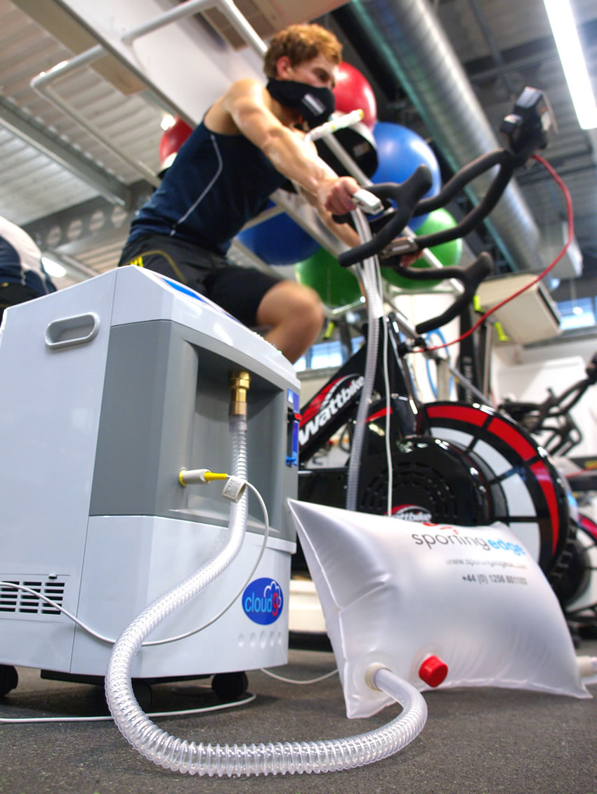 Treino individual com equipamento Cloud 9.